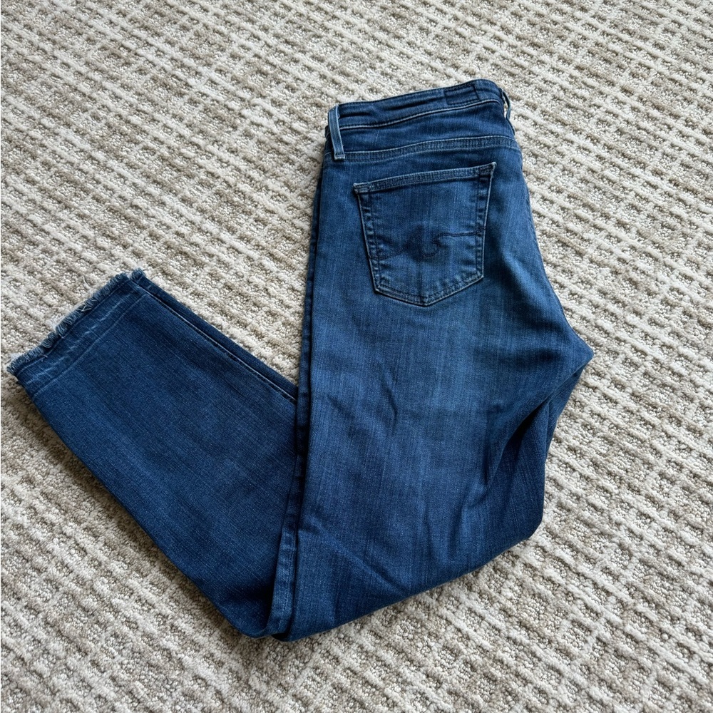 AG Mid Rise Slim Straight Capri 28